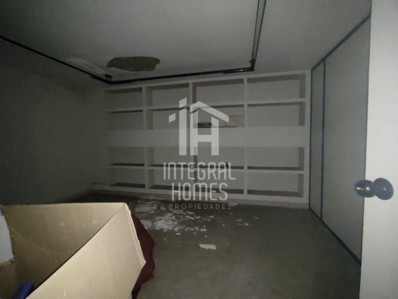 Office for sale in Huelva city - € 345,000 (Ref: 9428065)