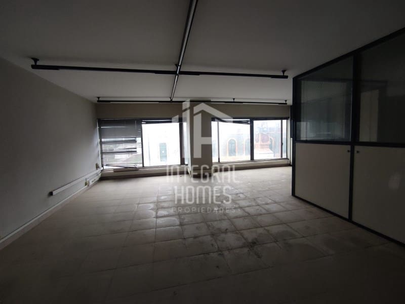 Office for sale in Huelva city - € 345,000 (Ref: 9428065)