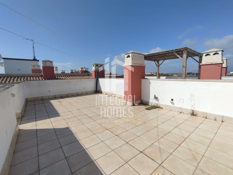 2 bedroom Penthouse for sale in Ayamonte with garage - € 149,500 (Ref: 9428073)