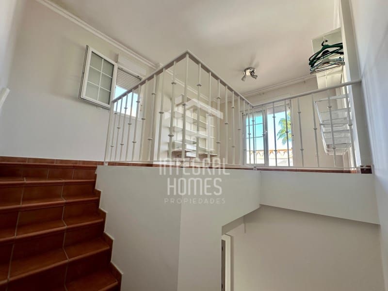 4 bedroom Semi-detached Villa for sale in Ayamonte with garage - € 265,000 (Ref: 9428077)