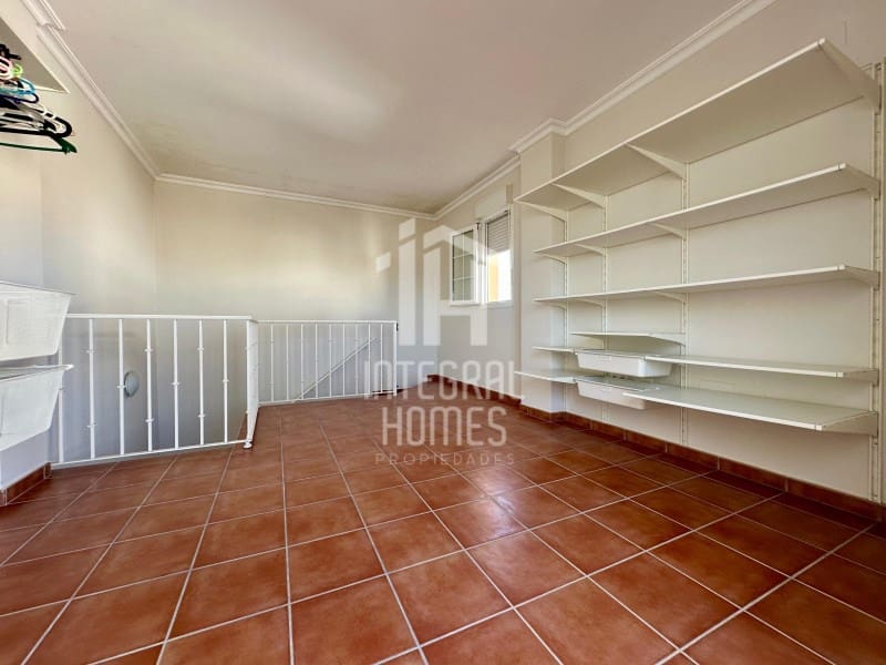 4 bedroom Semi-detached Villa for sale in Ayamonte with garage - € 265,000 (Ref: 9428077)