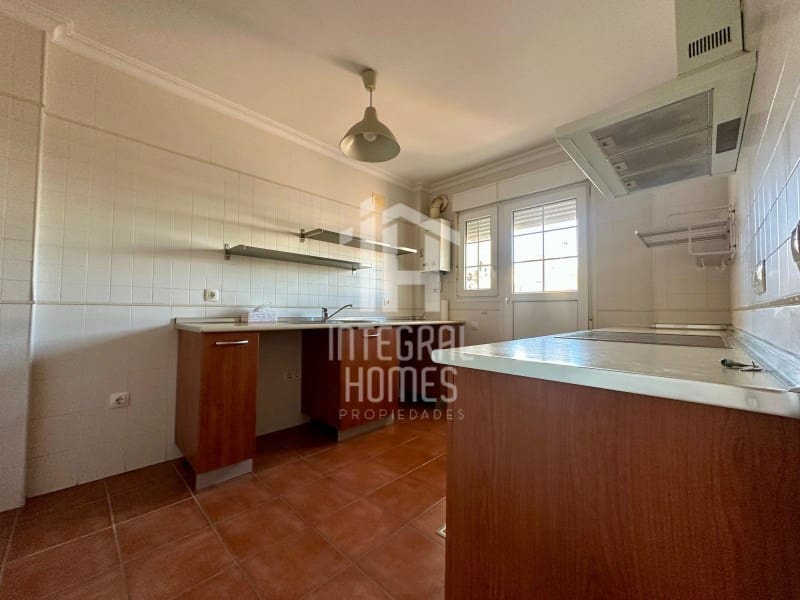 4 bedroom Semi-detached Villa for sale in Ayamonte with garage - € 265,000 (Ref: 9428077)