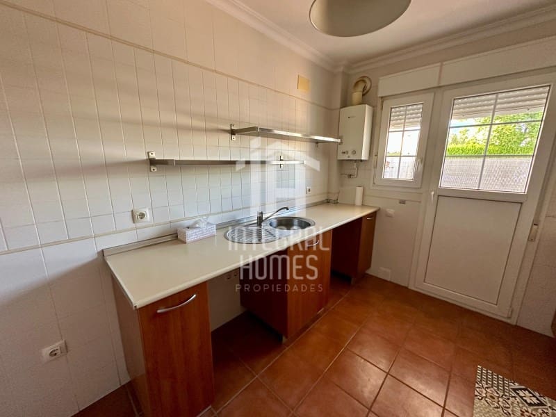 4 bedroom Semi-detached Villa for sale in Ayamonte with garage - € 265,000 (Ref: 9428077)