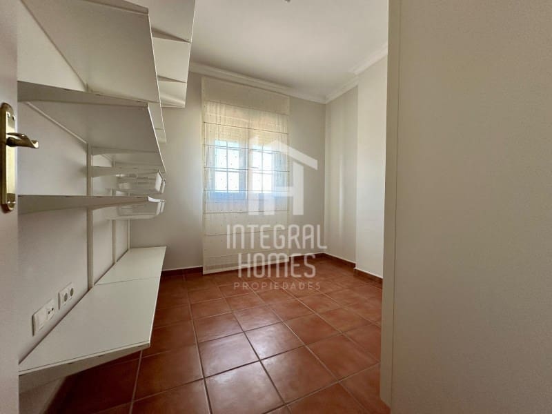 4 bedroom Semi-detached Villa for sale in Ayamonte with garage - € 265,000 (Ref: 9428077)