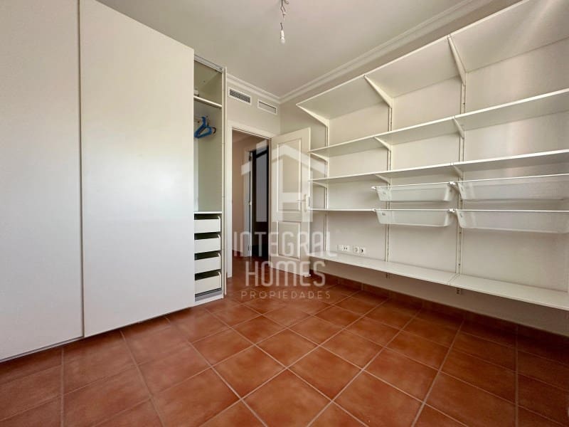 4 bedroom Semi-detached Villa for sale in Ayamonte with garage - € 265,000 (Ref: 9428077)