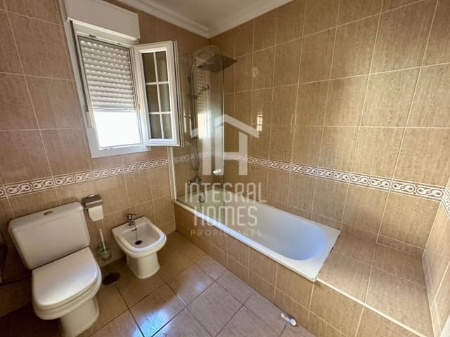 4 sovrum Semi-fristående Villa till salu i Ayamonte med garage - 265 000 € (Ref: 9428077)