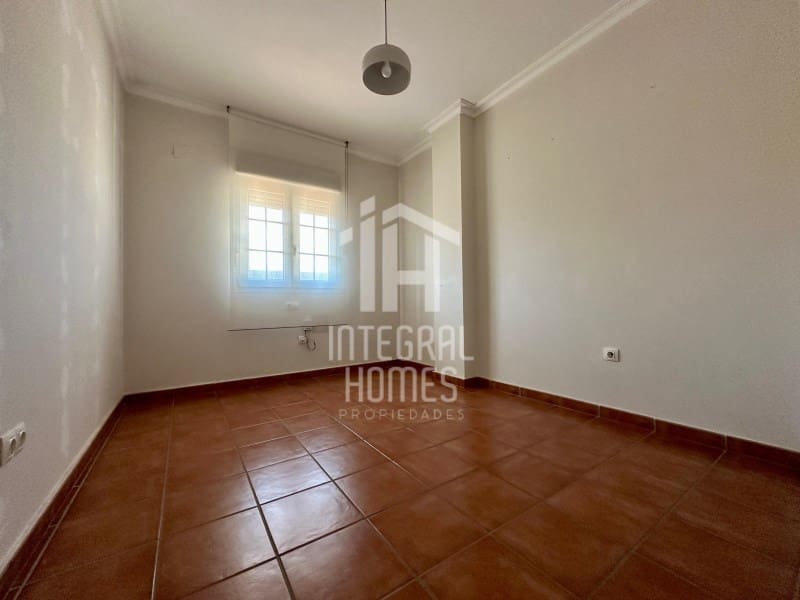 4 bedroom Semi-detached Villa for sale in Ayamonte with garage - € 265,000 (Ref: 9428077)