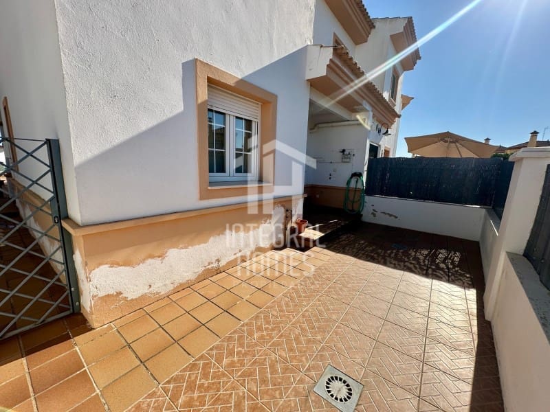 4 bedroom Semi-detached Villa for sale in Ayamonte with garage - € 265,000 (Ref: 9428077)