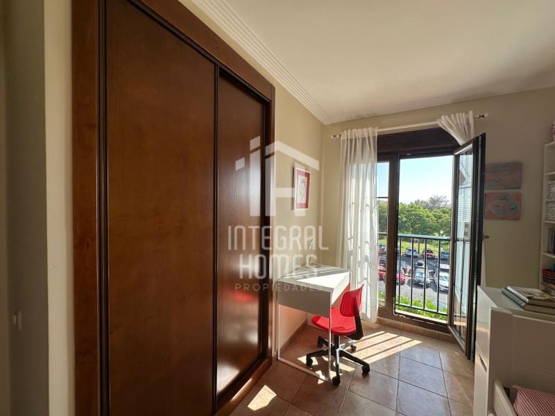 3 bedroom Flat for sale in Isla Canela with garage - € 430,000 (Ref: 9428081)