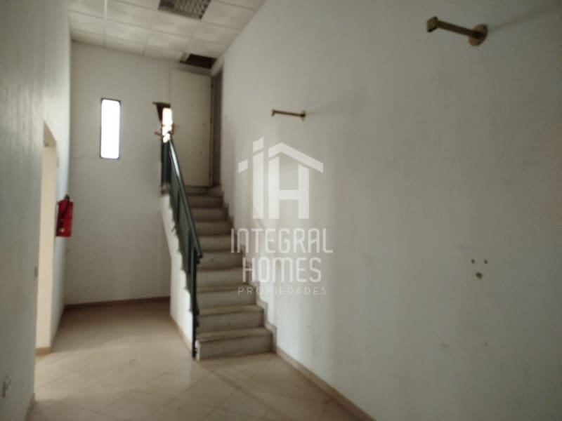 Erhverv til salg i Valverde del Camino - € 99.000 (Ref: 9428087)