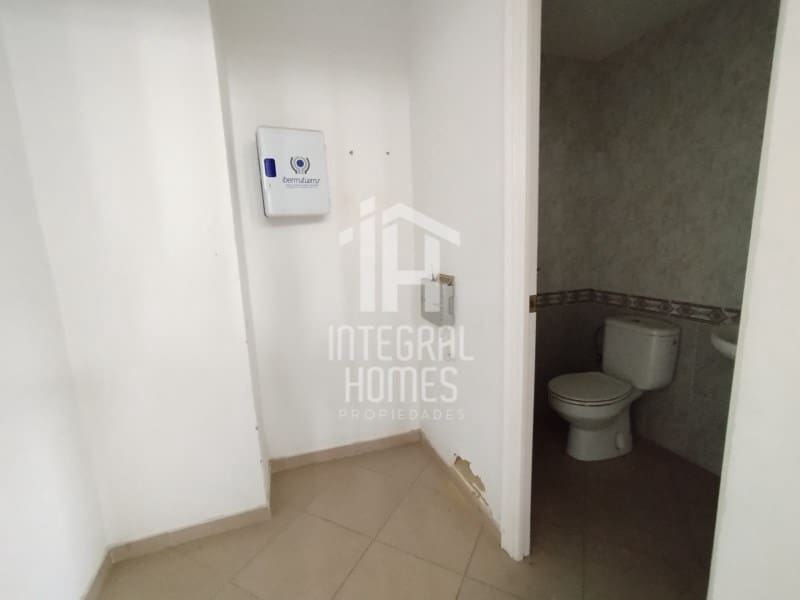 Erhverv til salg i Valverde del Camino - € 99.000 (Ref: 9428087)