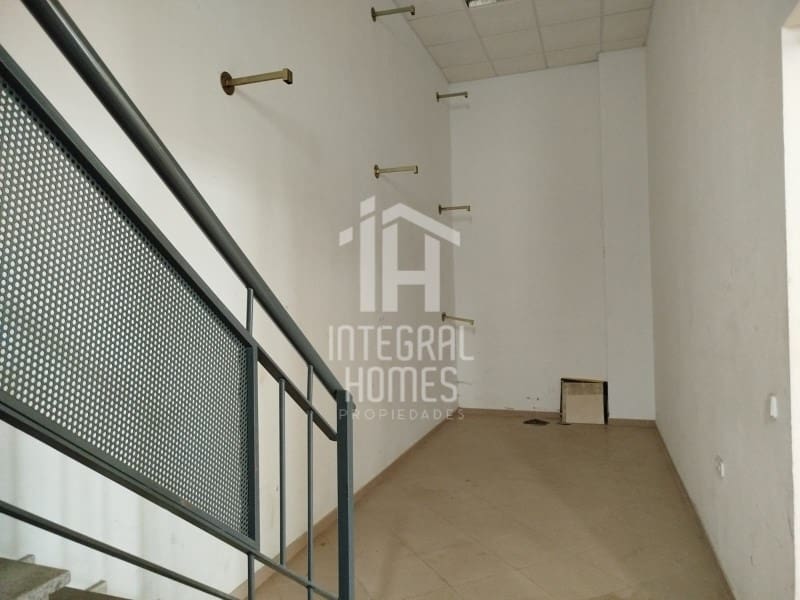 Erhverv til salg i Valverde del Camino - € 99.000 (Ref: 9428087)