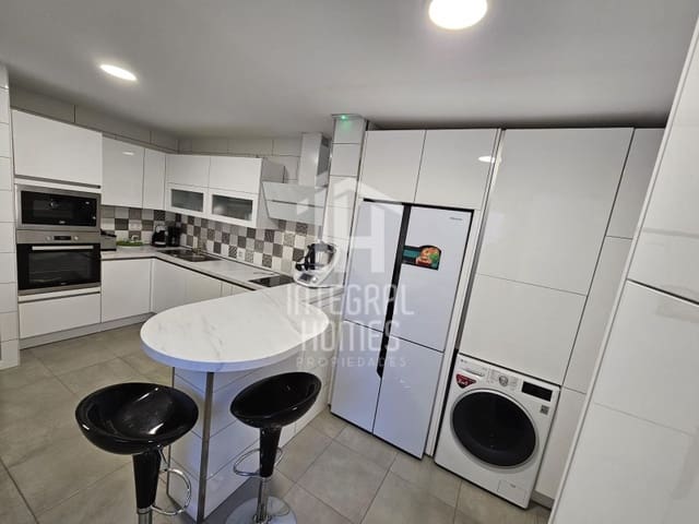 3 makuuhuone Omakotitalo myytävänä paikassa Ayamonte - 230 000 € (Ref: 9428090)