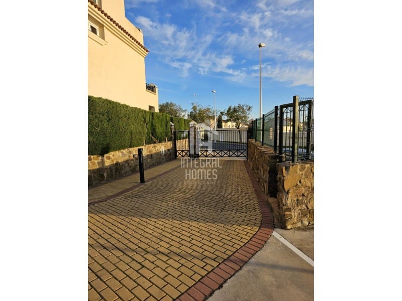 3 makuuhuone Omakotitalo myytävänä paikassa Ayamonte - 230 000 € (Ref: 9428090)