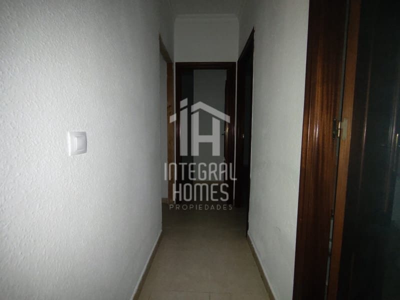 3 bedroom Flat for sale in Lepe - € 100,000 (Ref: 9586451)