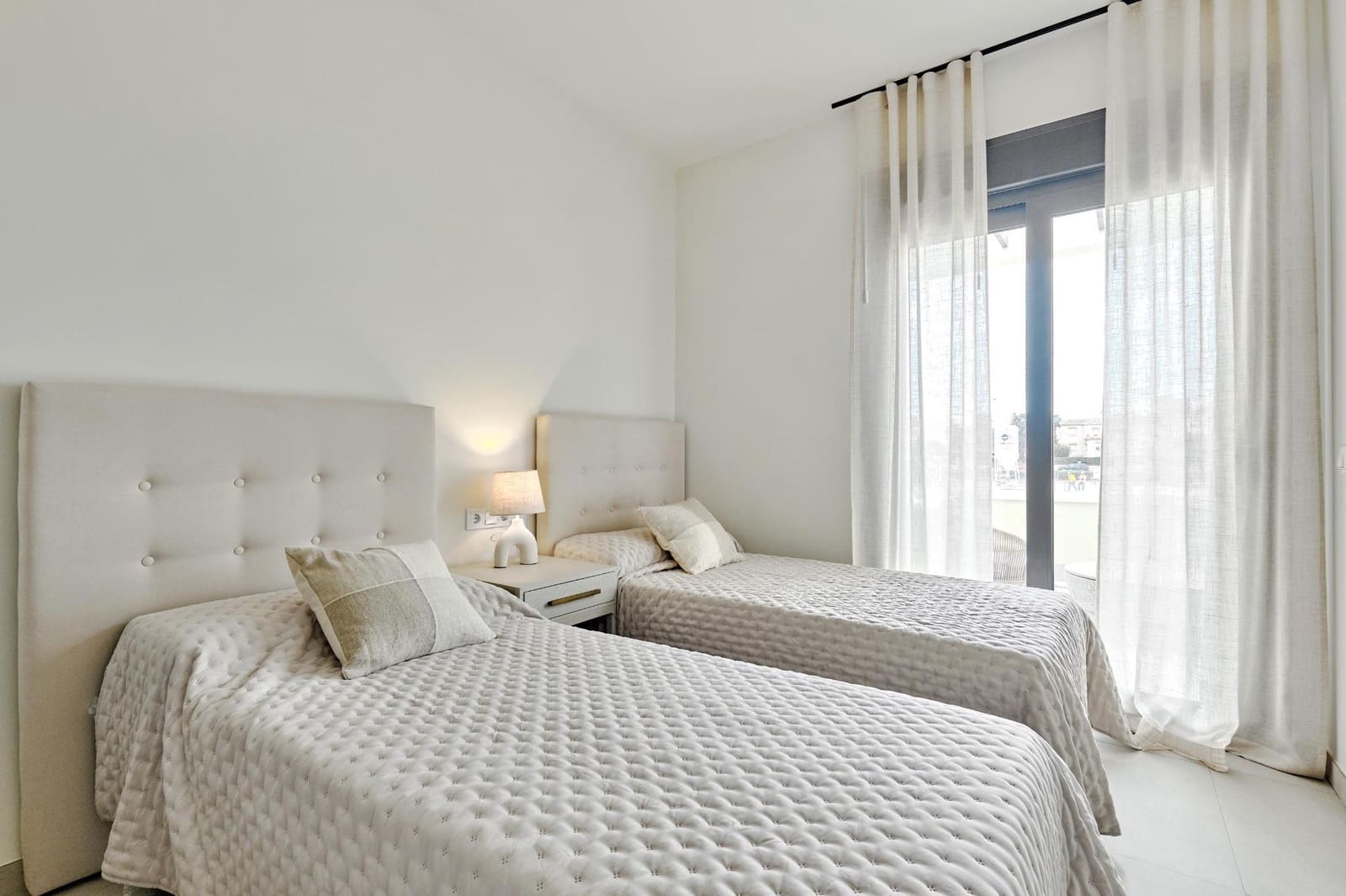 2 quarto Apartamento para venda em La Veleta com piscina - 380 000 € (Ref: 10086330)