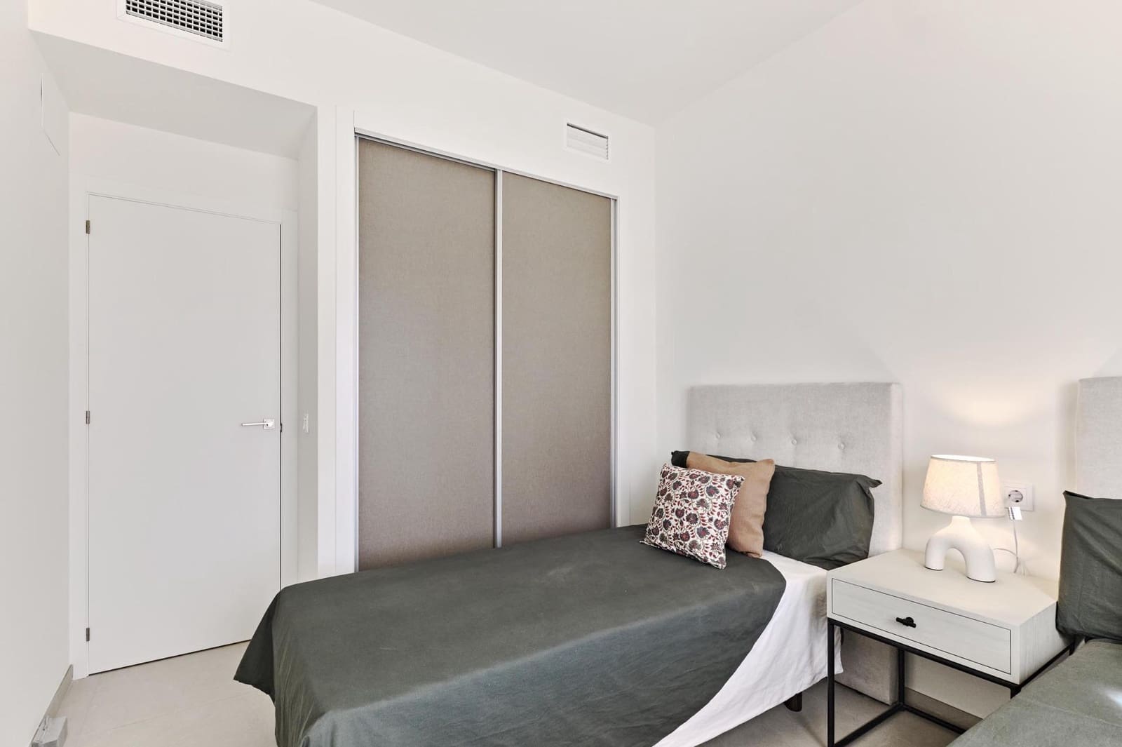 2 quarto Apartamento para venda em La Veleta com piscina - 380 000 € (Ref: 10086330)