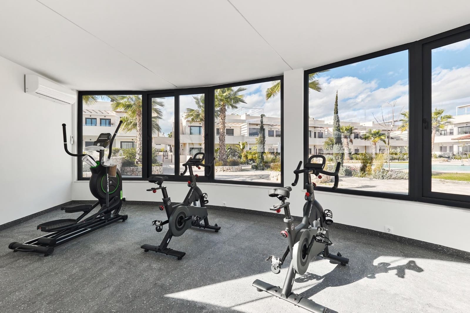 2 quarto Apartamento para venda em La Veleta com piscina - 380 000 € (Ref: 10086330)