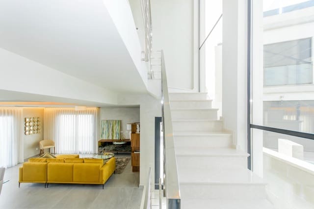3 slaapkamer Villa te koop in San Miguel de Salinas met zwembad garage - € 1.250.000 (Ref: 10089852)