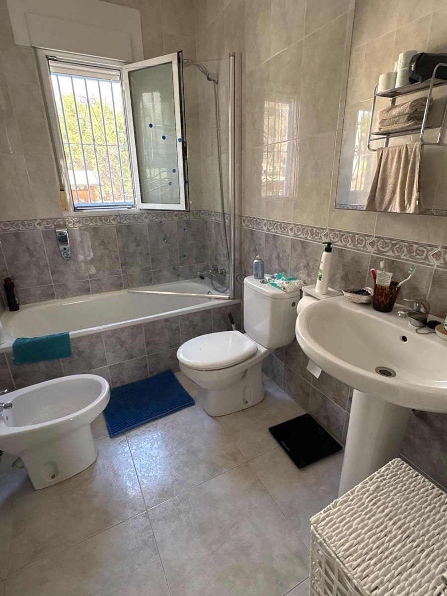 5 sovrum Villa till salu i La Marquesa med pool garage - 425 000 € (Ref: 10109843)