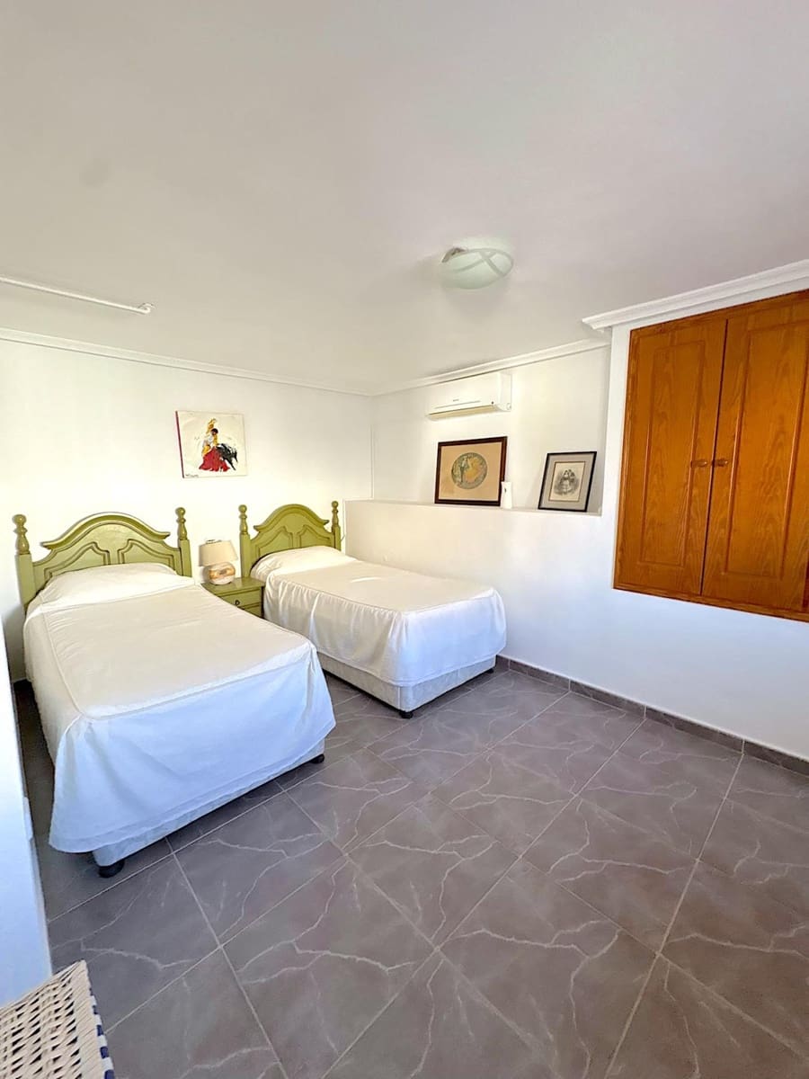 5 sovrum Villa till salu i La Marquesa med pool garage - 425 000 € (Ref: 10109843)