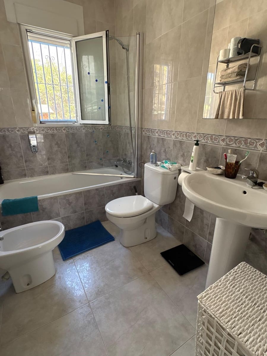 5 sovrum Villa till salu i La Marquesa med pool garage - 425 000 € (Ref: 10109843)