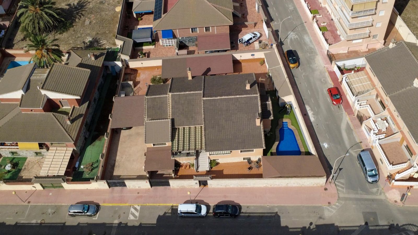 6 sypialnia Willa na sprzedaż w Guardamar del Segura z basenem - 3 500 000 € (Ref: 10130011)