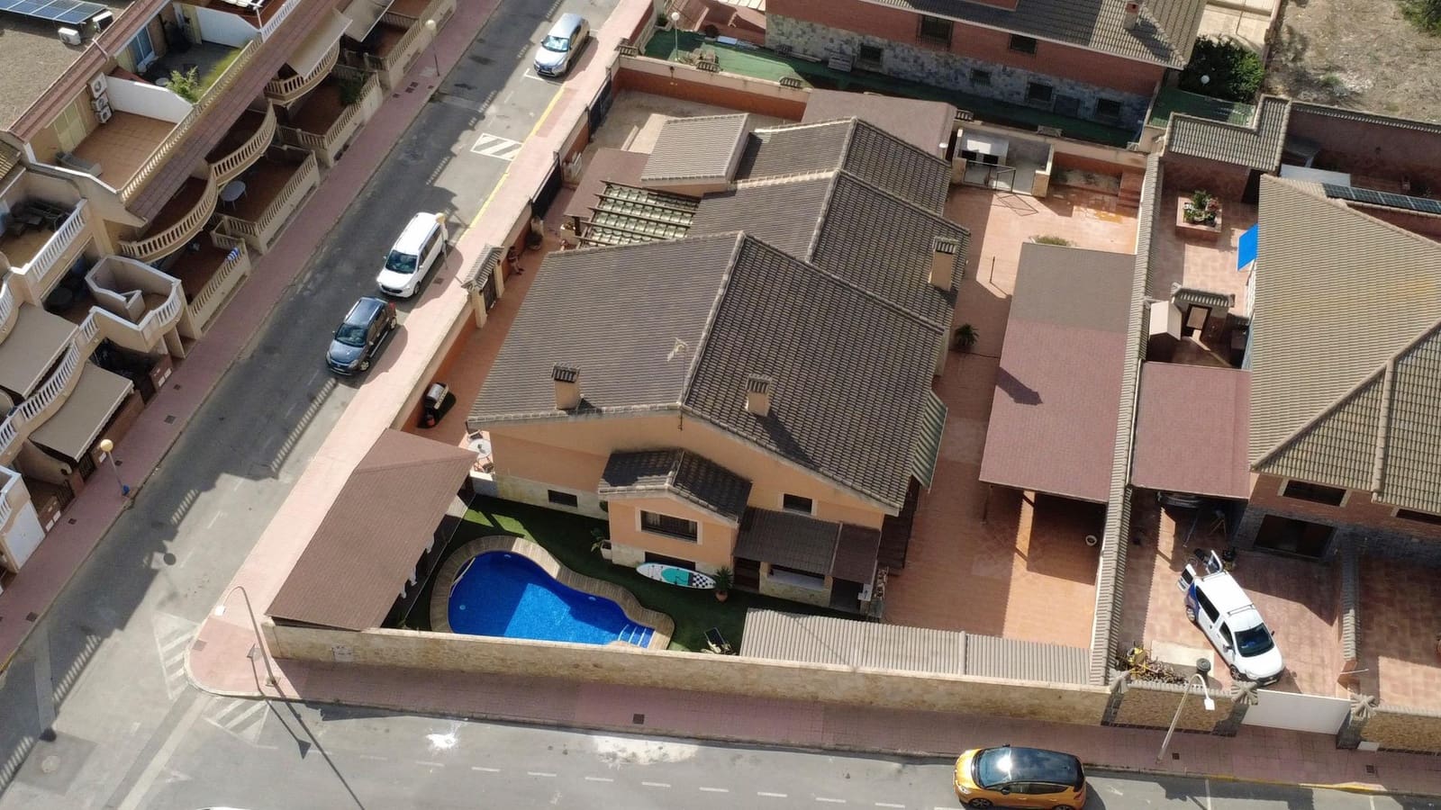 6 sypialnia Willa na sprzedaż w Guardamar del Segura z basenem - 3 500 000 € (Ref: 10130011)