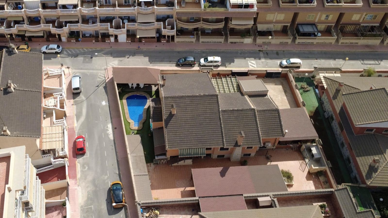 6 sypialnia Willa na sprzedaż w Guardamar del Segura z basenem - 3 500 000 € (Ref: 10130011)
