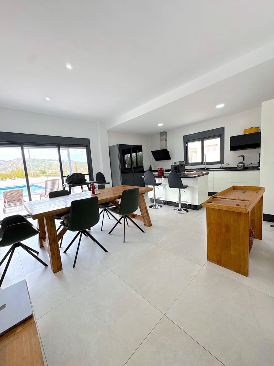 3 bedroom Villa for sale in Abanilla with pool garage - € 470,000 (Ref: 10142503)
