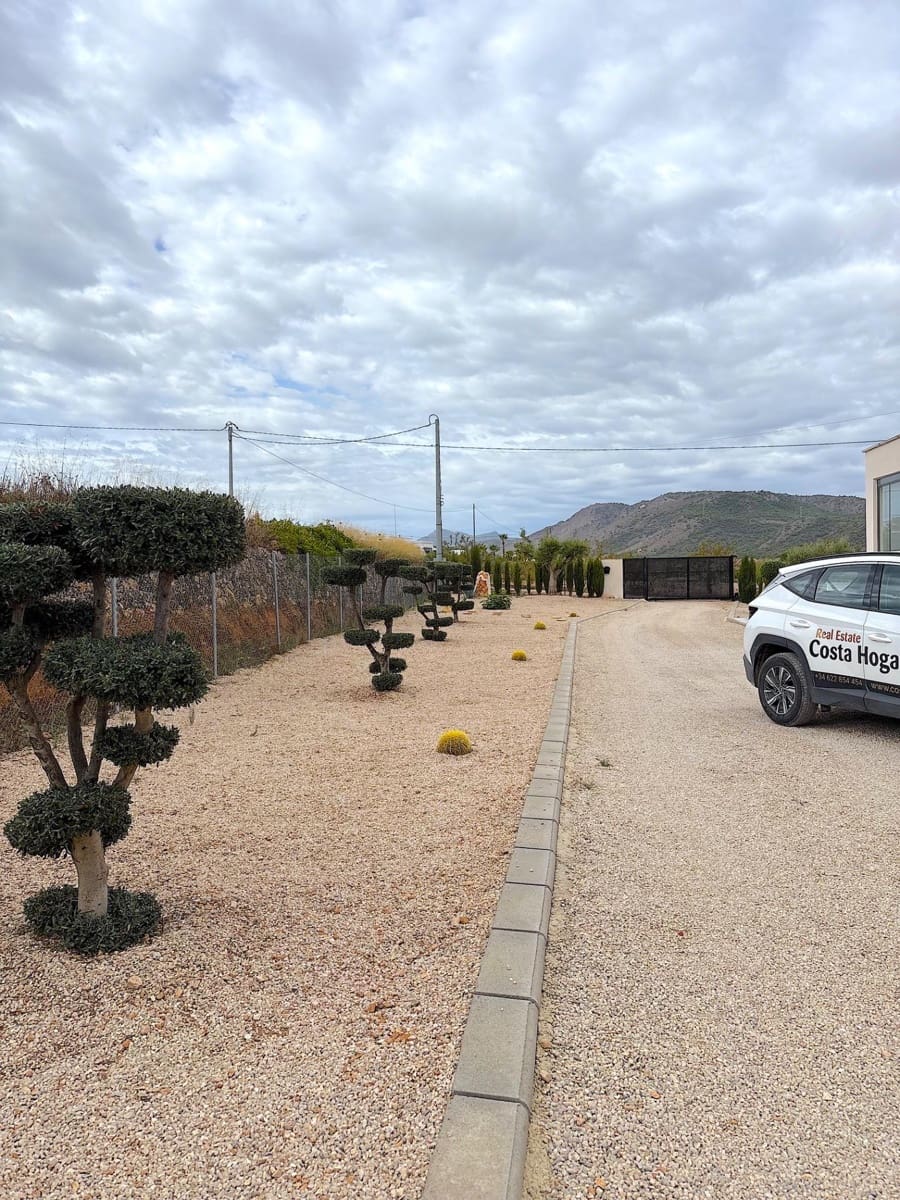 3 bedroom Villa for sale in Abanilla with pool garage - € 470,000 (Ref: 10142503)