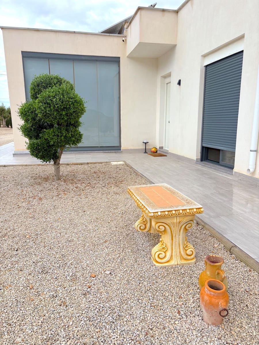 3 bedroom Villa for sale in Abanilla with pool garage - € 470,000 (Ref: 10142503)