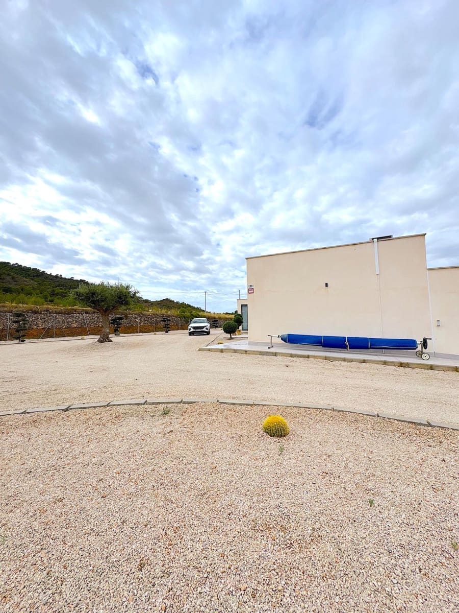 3 bedroom Villa for sale in Abanilla with pool garage - € 470,000 (Ref: 10142503)