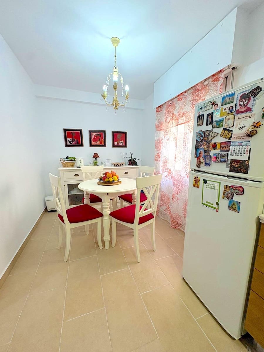 3 bedroom Apartment for sale in Alicante / Alacant city - € 300,000 (Ref: 10168602)