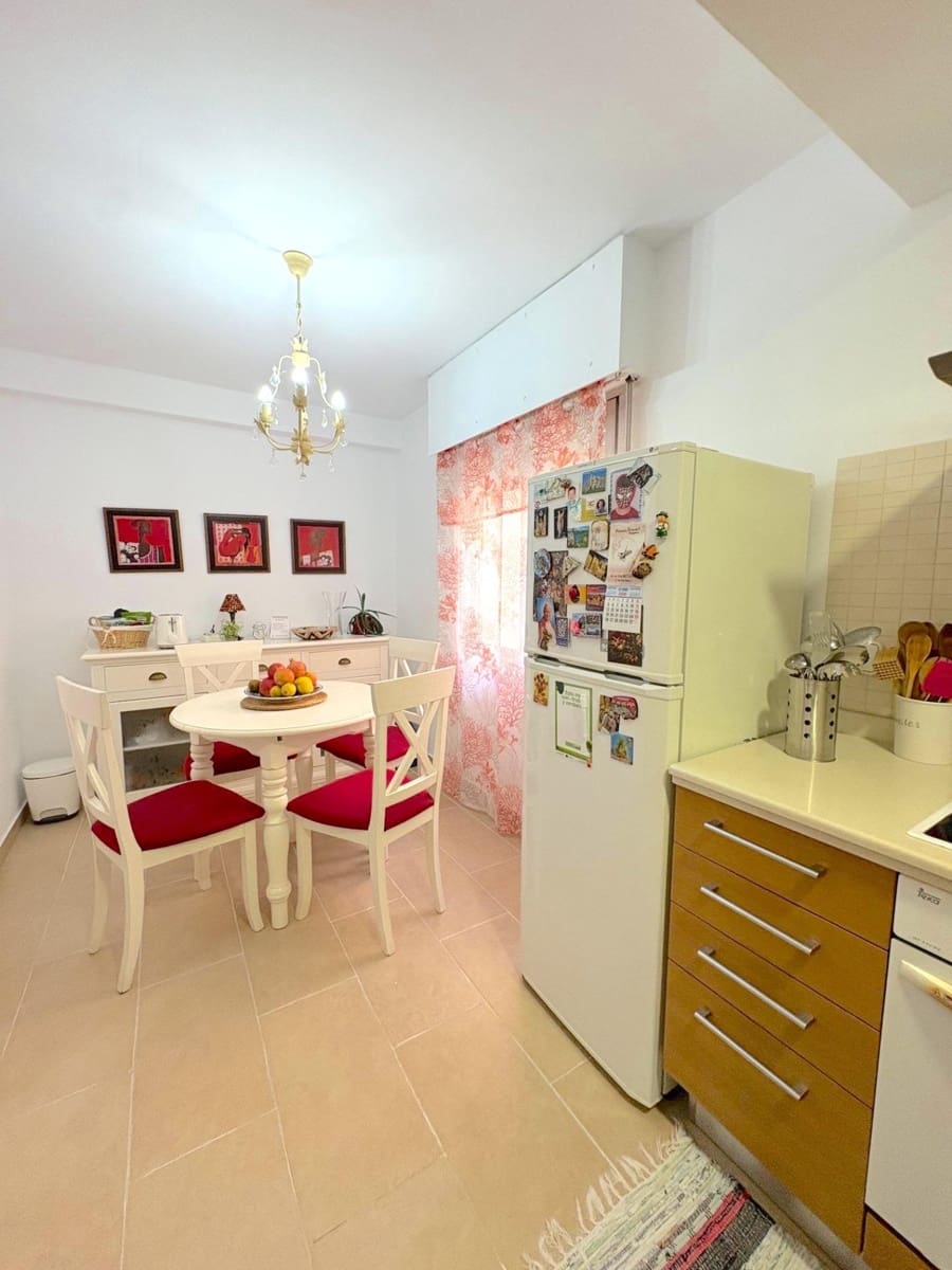 3 bedroom Apartment for sale in Alicante / Alacant city - € 300,000 (Ref: 10168602)