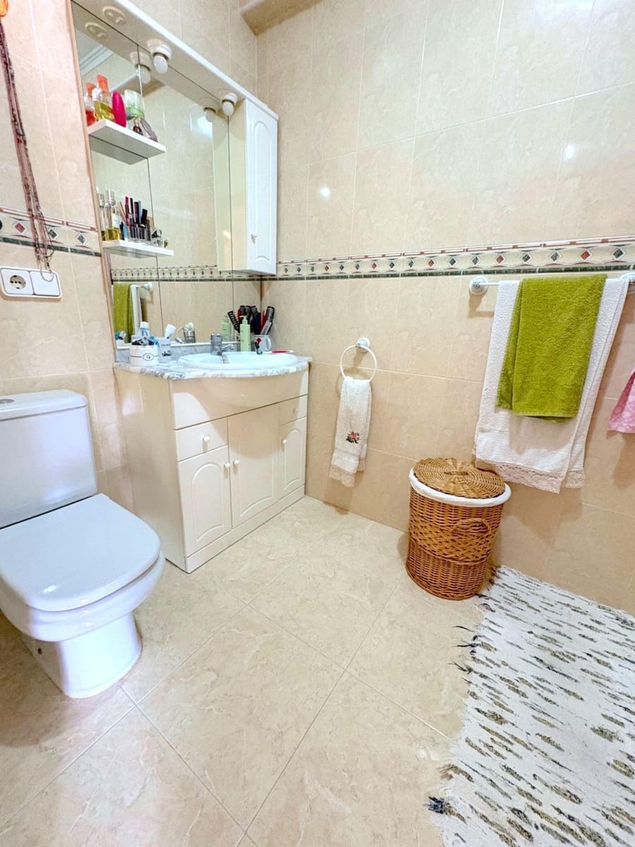 3 bedroom Apartment for sale in Alicante / Alacant city - € 300,000 (Ref: 10168602)