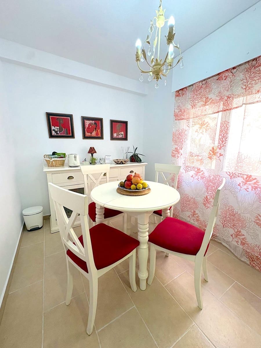 3 bedroom Apartment for sale in Alicante / Alacant city - € 300,000 (Ref: 10168602)