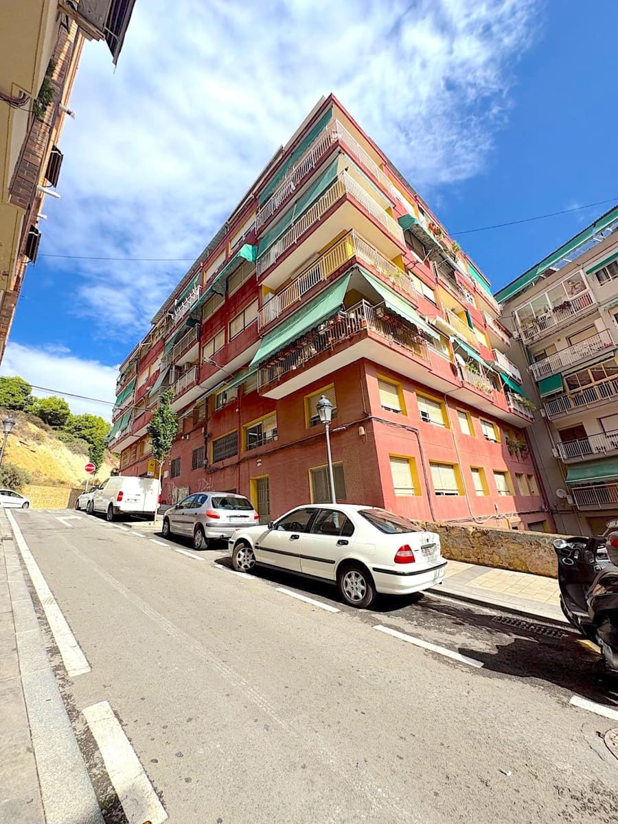 3 bedroom Apartment for sale in Alicante / Alacant city - € 300,000 (Ref: 10168602)