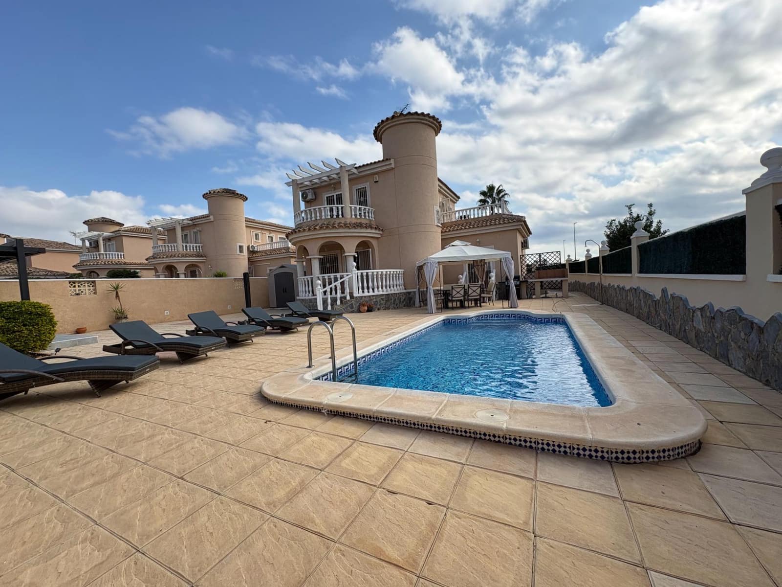 4 soverom Villa til salgs i San Fulgencio med svømmebasseng garasje - € 364 000 (Ref: 10183041)