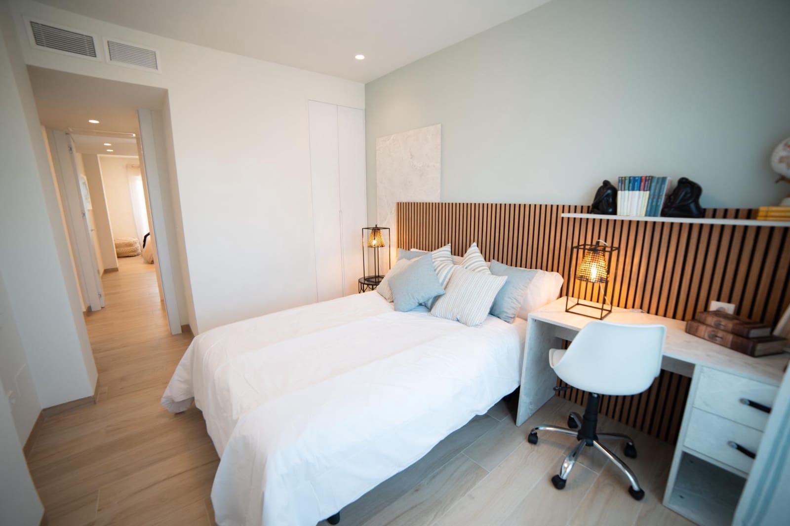 2 sypialnia Apartament na sprzedaż w El Raso z basenem garażem - 294 000 € (Ref: 6184566)