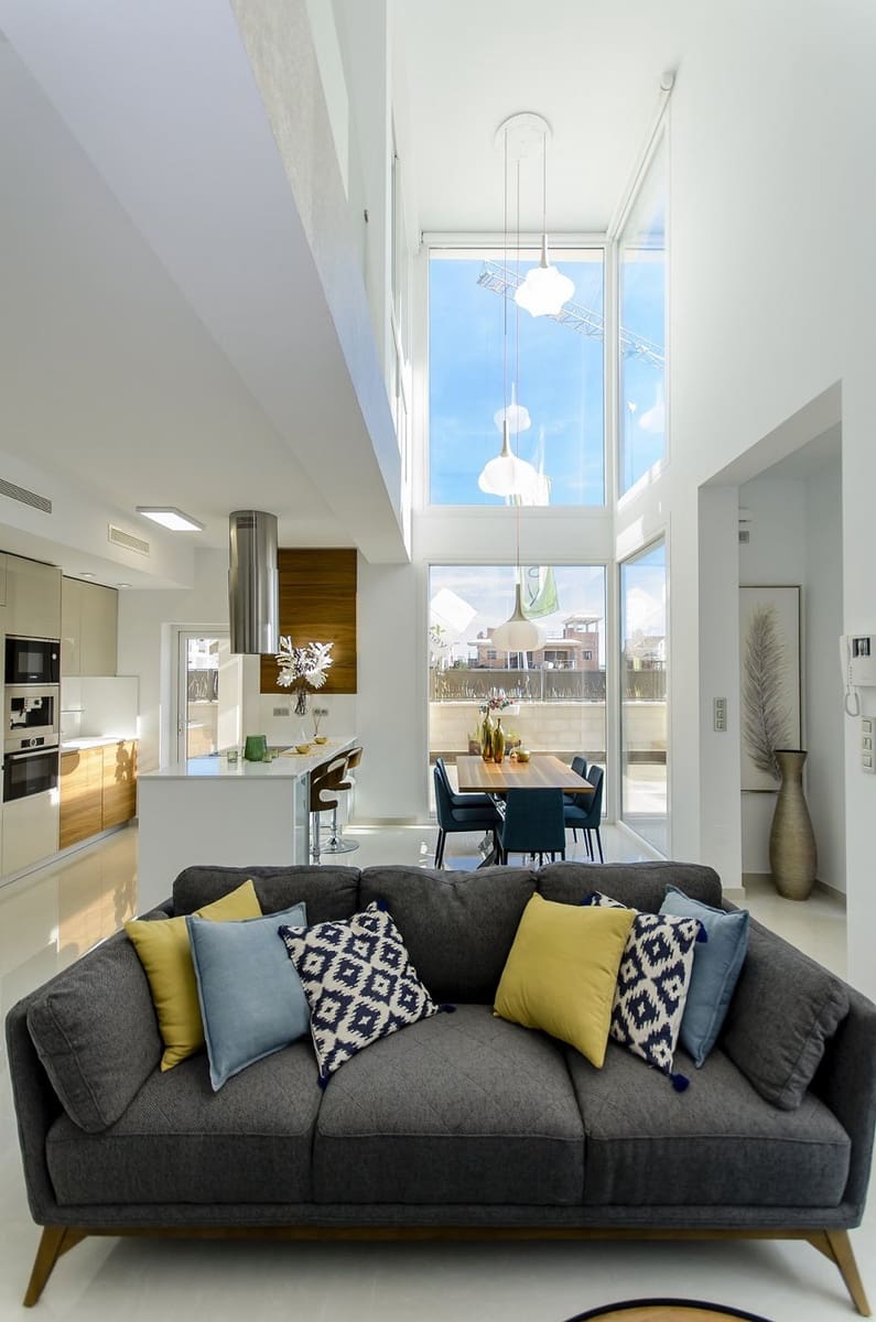 4 slaapkamer Villa te koop in Ciudad Quesada met zwembad - € 549.000 (Ref: 6184568)