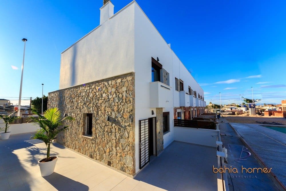 3 Zimmer Reihenhaus zu verkaufen in Pilar de la Horadada mit Pool - 314.900 € (Ref: 6979627)