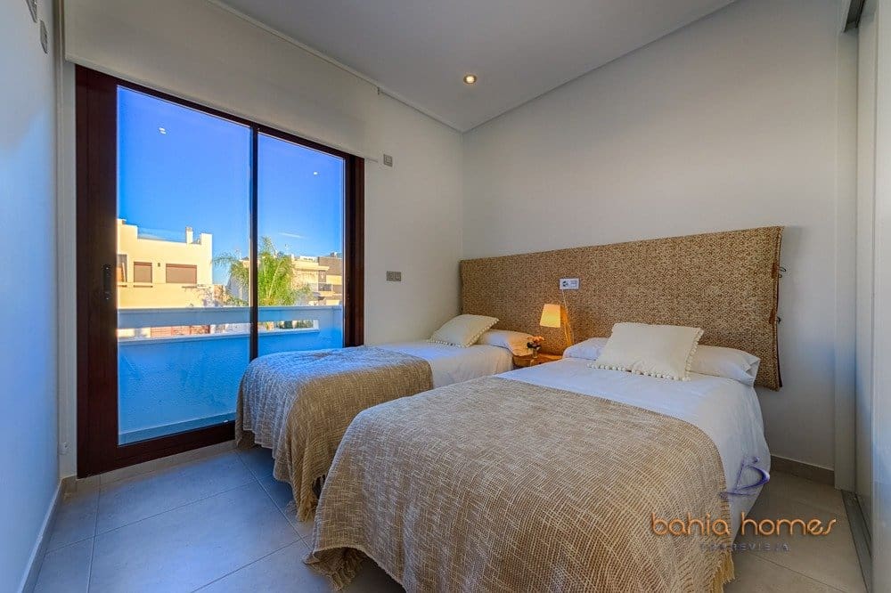 3 Zimmer Reihenhaus zu verkaufen in Pilar de la Horadada mit Pool - 314.900 € (Ref: 6979627)