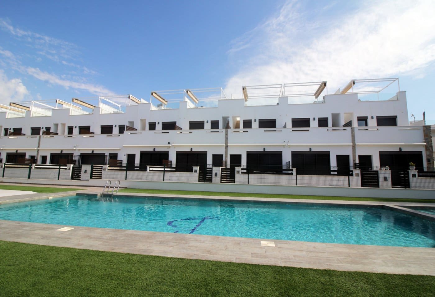 3 Zimmer Reihenhaus zu verkaufen in Pilar de la Horadada mit Pool - 314.900 € (Ref: 6979627)