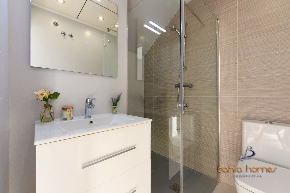 3 Zimmer Reihenhaus zu verkaufen in Pilar de la Horadada mit Pool - 314.900 € (Ref: 6979627)