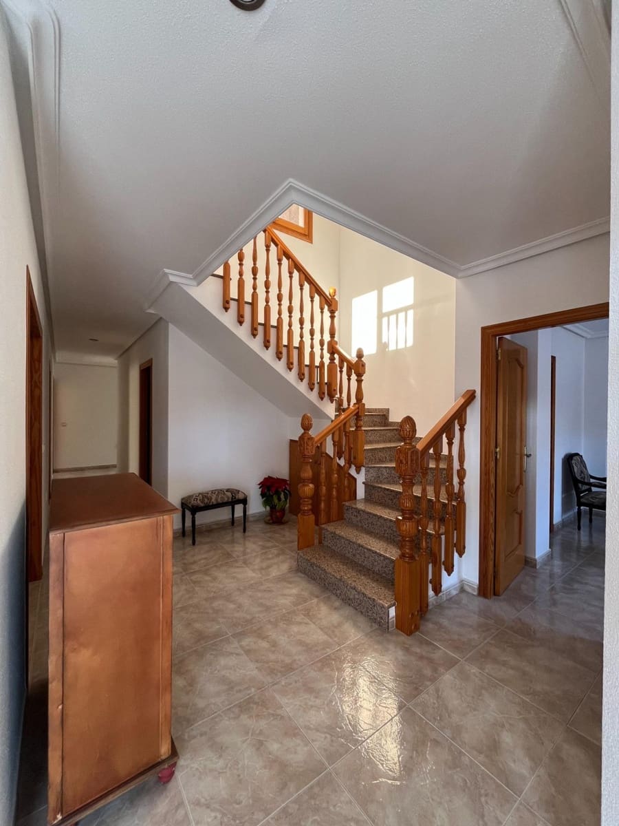 5 soverom Villa til salgs i Rojales med garasje - € 370 000 (Ref: 8038182)