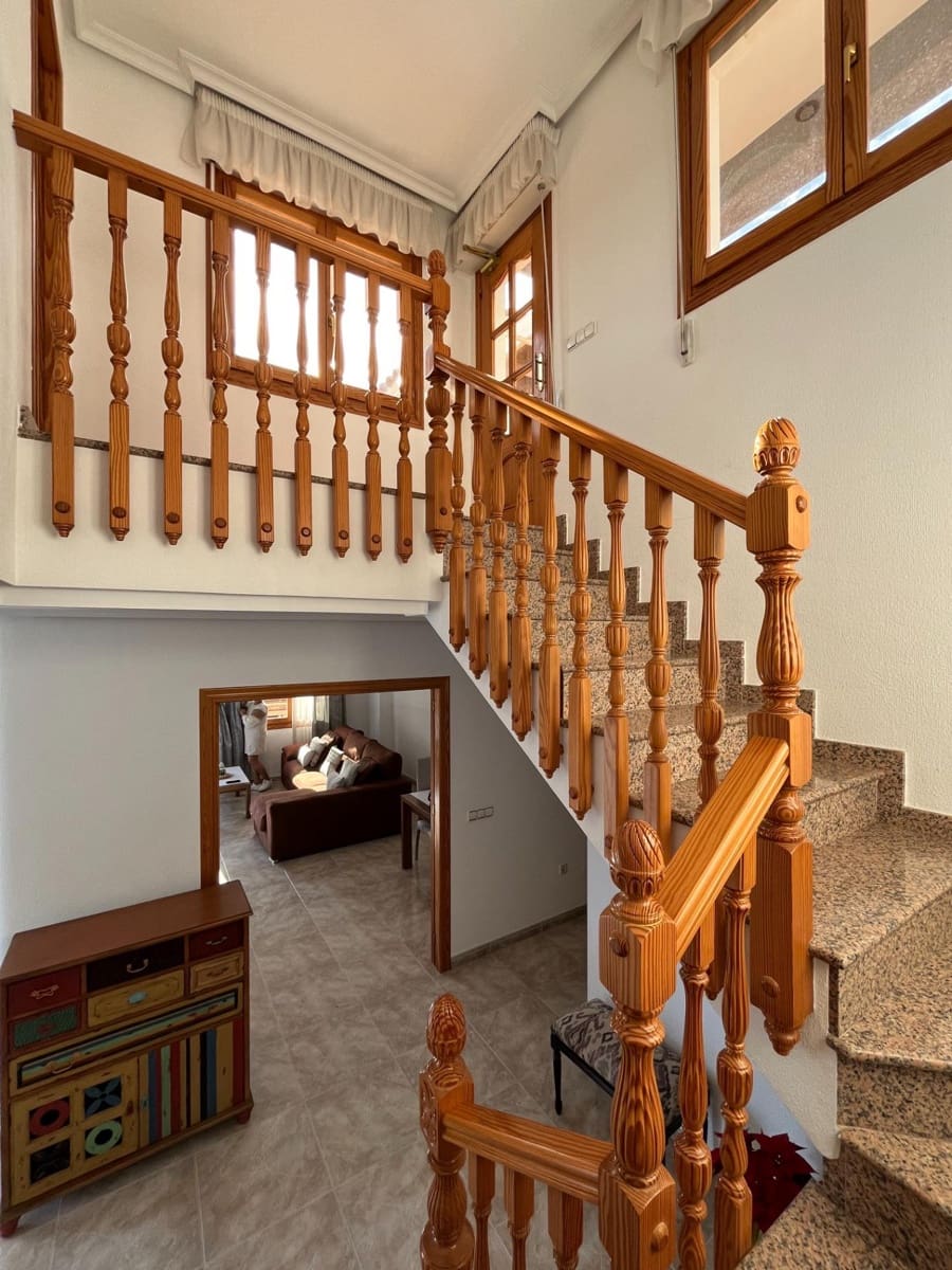 5 soverom Villa til salgs i Rojales med garasje - € 370 000 (Ref: 8038182)