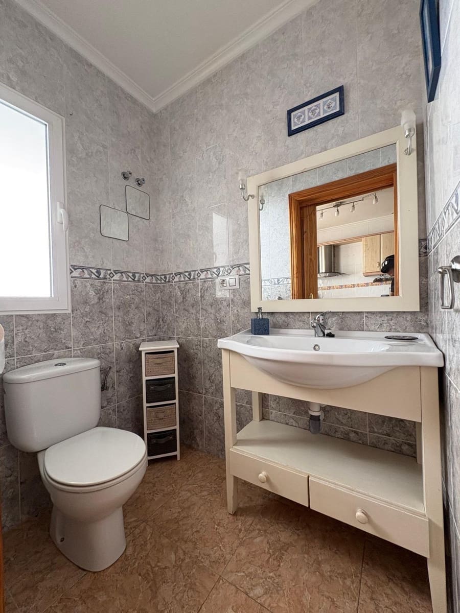 3 soveværelse Bungalow til leje i Los Palacios med garage - € 800 (Ref: 8053424)