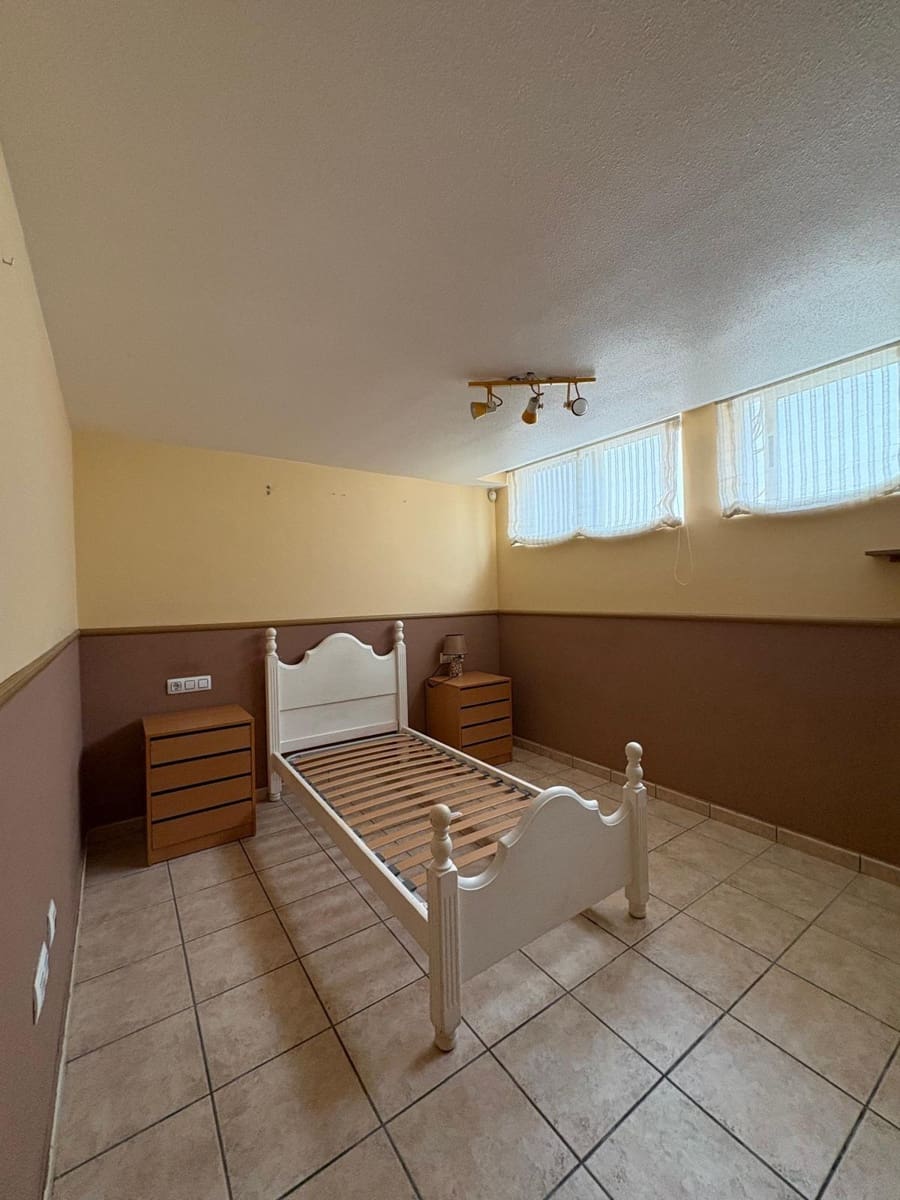 3 soveværelse Bungalow til leje i Los Palacios med garage - € 800 (Ref: 8053424)