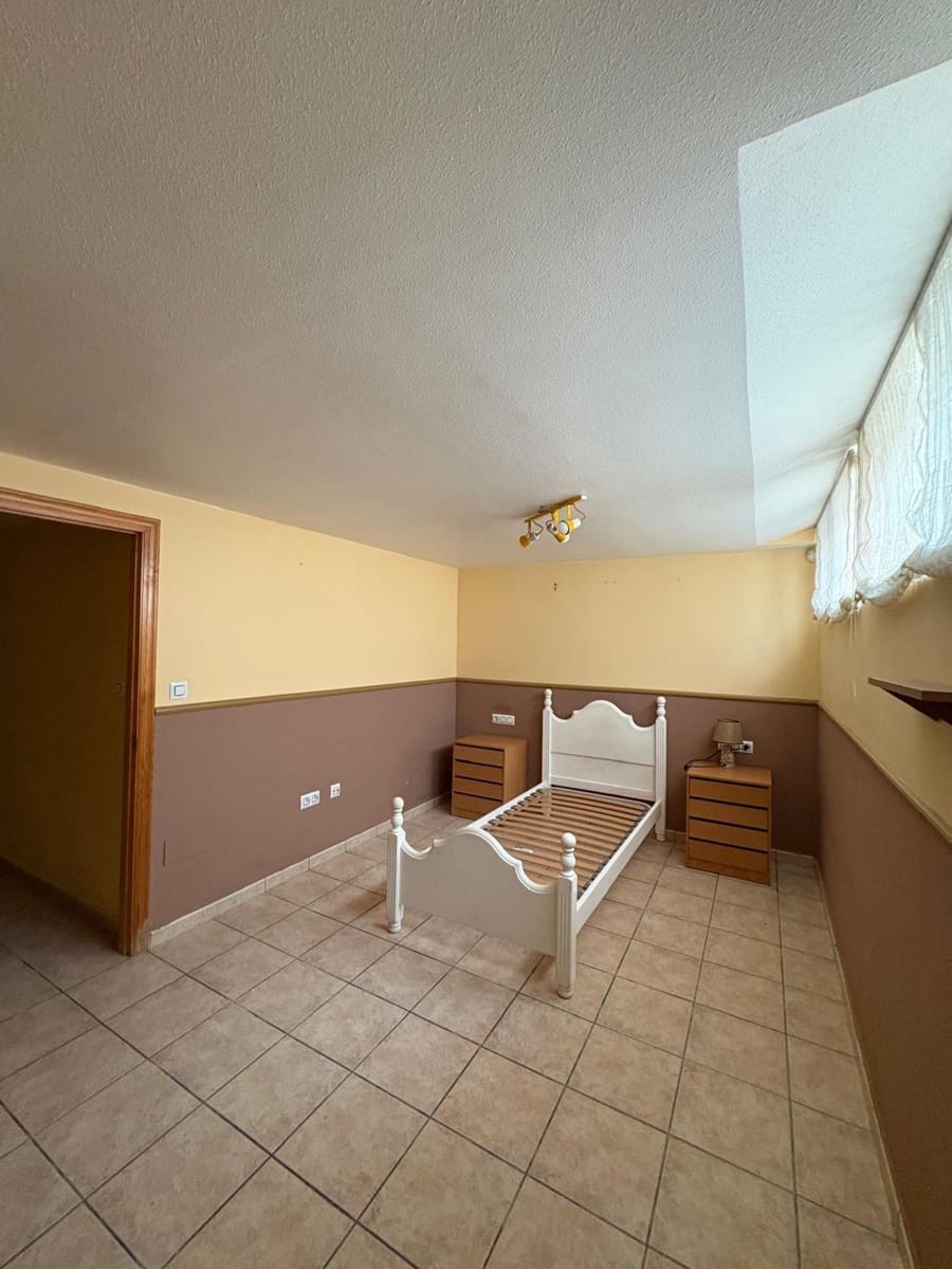 3 soveværelse Bungalow til leje i Los Palacios med garage - € 800 (Ref: 8053424)